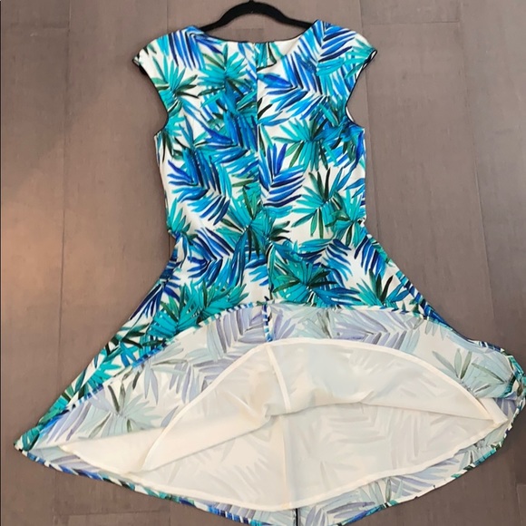 Gorgeous St. John’s Palm Dress 🌿 - Picture 8 of 9